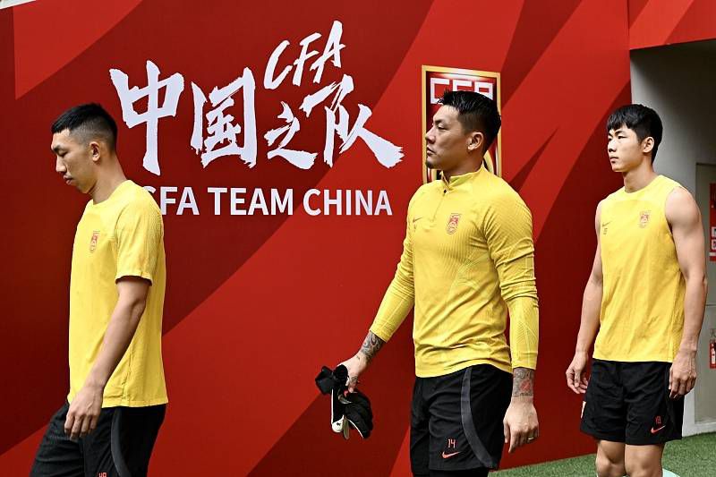 图赫尔说道：“是的，凯恩对于在老特拉福德踢比赛充满了渴望。